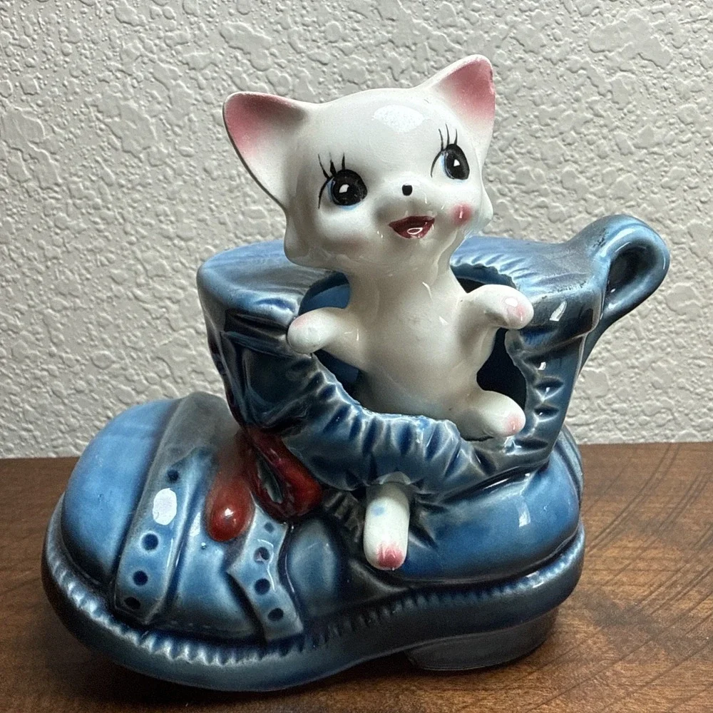 Vintage Kitty Cat in a Shoe Piggy Bank Japan